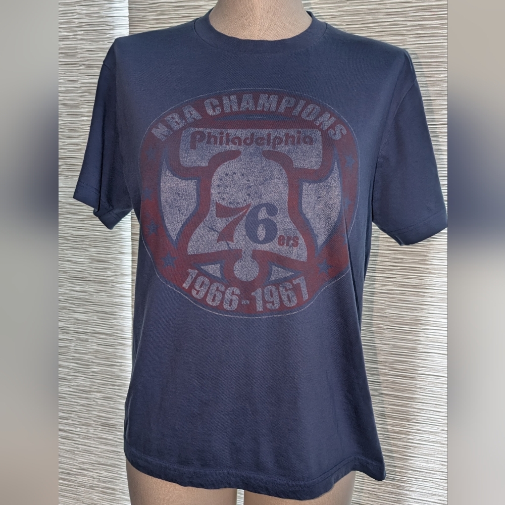 Old Navy Navy Graphic Tee